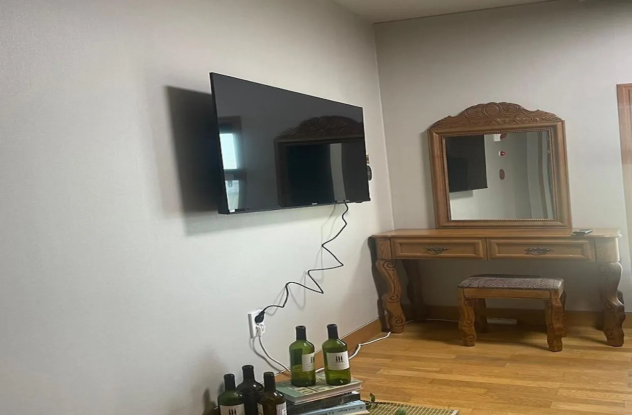 Linden Guesthouse Jeju