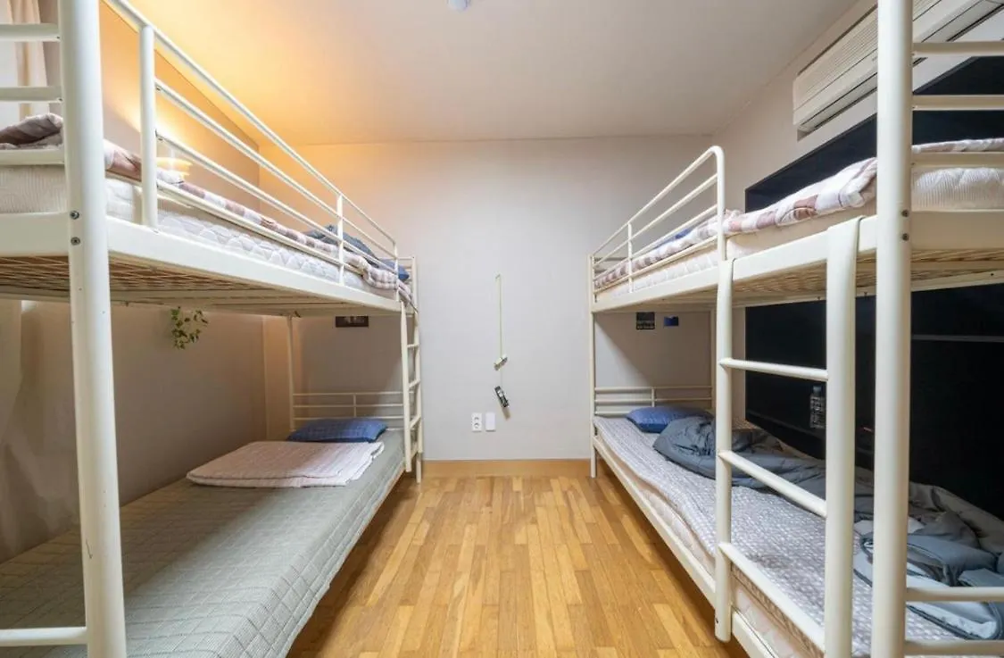 Linden Guesthouse Jeju